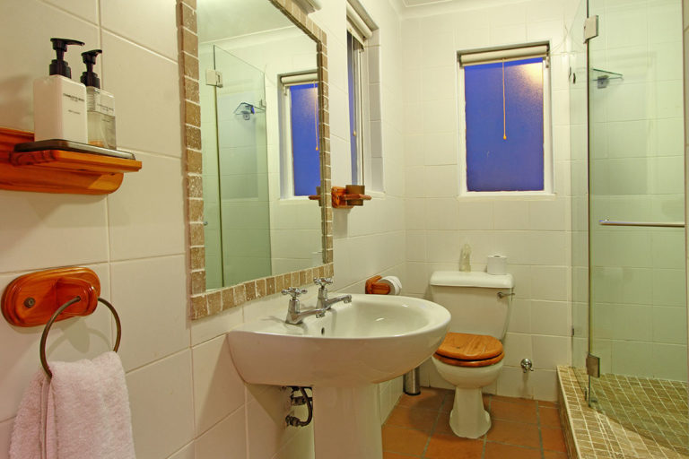 ad bathroom 1 2 768x512