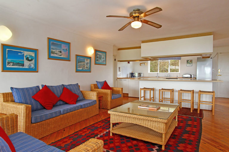 ad lounge kitchen 1 768x512
