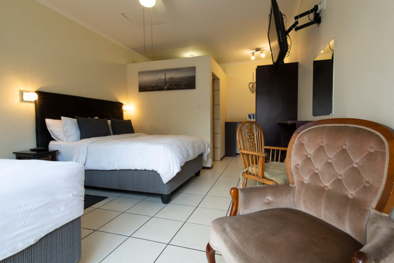room 4 1 1 768x512
