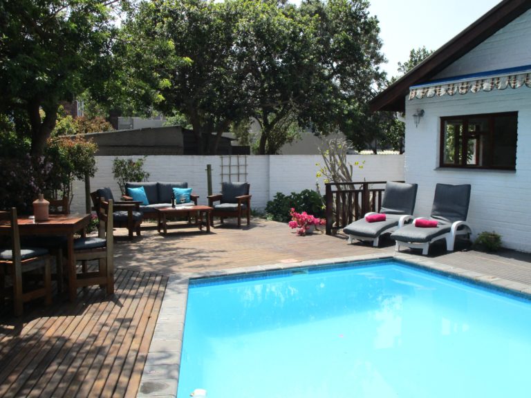 pool 768x576
